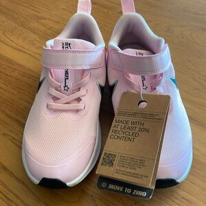 Nike star runner pink sneakers
